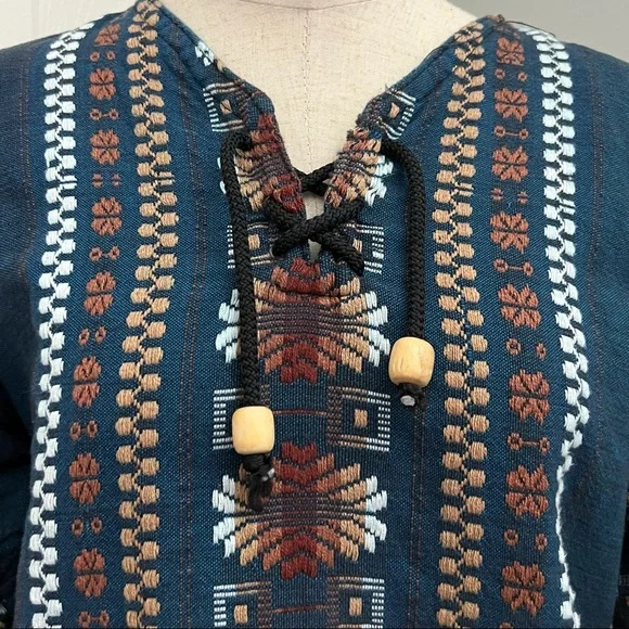 Vintage Embroidered Made in Mexico Dark Blue Heavy Linen Top - Picture 5 of 16